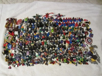 ENORME LOTE DE MINIFIGURAS LEGO Super Heroes DC Marvel + accesorios piezas torsos patas Foto 1 de 4