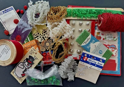 Enorme Lote De Colección Cintas de Navidad Borde Botones Lentejuelas Adornos Rojo Verde Foto 1 de 4
