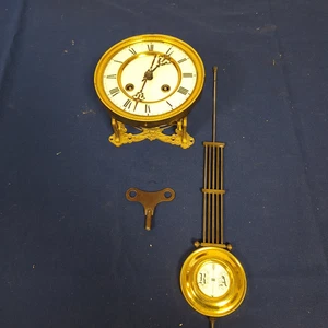 Altes Uhrwerk mit Zubehör um 1900 - Bild 1 von 8