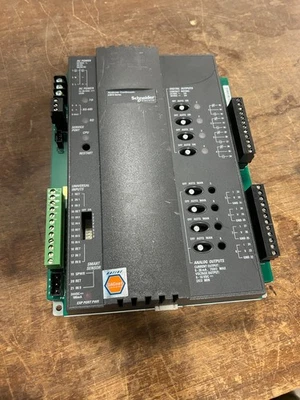 Schneider Electric Andover Continuum Model B3814 B3810 Series BACnet Controller - Image 1 of 4
