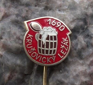 Antico distintivo spilla Krusovice birra ceca Krusovicky Lezak 1690 Lager Tankard & coperchio - Foto 1 di 4