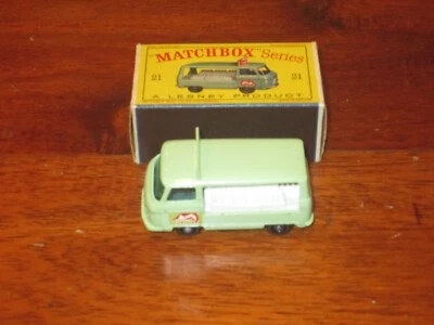 OLD VINTAGE LESNEY MATCHBOX # 21 COMMER MILK FLOAT GRAY PLASTIC WHEELS - Image 1 of 4