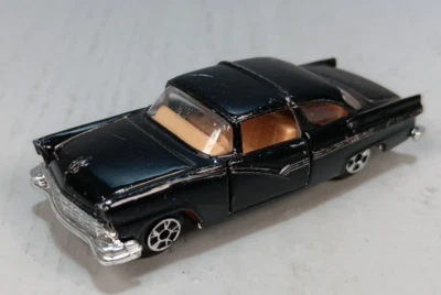 Ford Crown Victoria 1956 serie réplica ERTL 2 puertas techo rígido negro escala 1:64  Foto 1 de 4