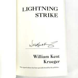 Modern 1st Edition: Lightning Strike, A Novel by William Kent Krueger- SIGNED - Imagen 1 de 12