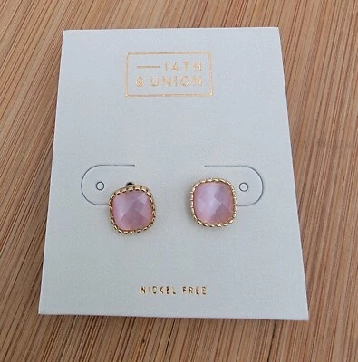 Pendientes 14th & Union Square de vidrio rosa de 1/4 pulgadas sin níquel Foto 1 de 4