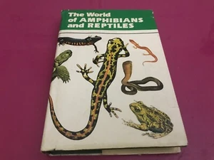 The World Of Amphibians And Reptiles book DAMAGED PLEASE READ DESCRIPTION - Picture 1 of 19