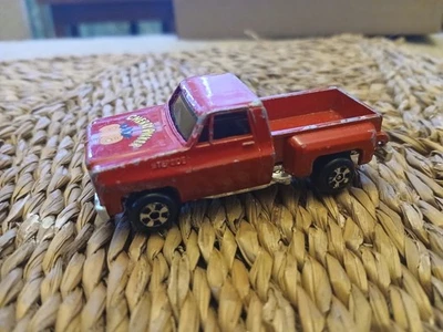 Camioneta pickup Chevrolet Chevy roja diecast 1:64 de colección Cherry Picker Hong Kong Foto 1 de 4