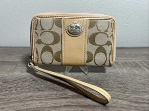 Coach logo wristlet leather And Cloth classic beige-cream - Picture 1 of 4