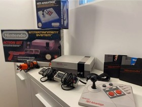 Nintendo NES Entertainement Sistem Action Set Console perfetta in tutto