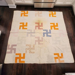 Antiker handgefertigter Patchwork Quilt SwastiKa Symbol für Glück und Erfolg  - Bild 1 von 23