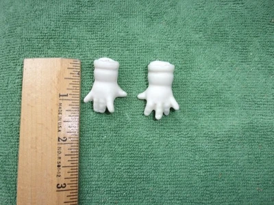 Pequeñas manos de muñeca bebé bisque sin tintar atado Foto 1 de 2