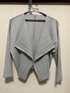 [ISSEY MIYAKE] ISSEY MIYAKE PLEATS PLEASE Light gray top cardigan - Picture 1 of 9
