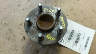 2004 PONTIAC VIBE HUB REAR FWD W/O ABS LEFT/RIGHT 165701 - Image 1 of 4