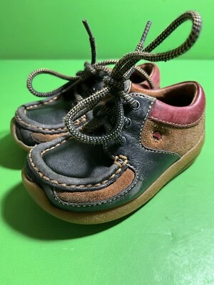 CLARKS FIRST SHOES LEATHER BOYS SNEAKERS SHOES 5 1/2 F Toddler - Image 1 of 4