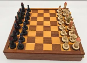 JUEGO DE AJEDREZ MAGNÉTICO PINTADO A MANO ANRI Toriart "CHARLEMAGNE"" de colección - Imagen 1 de 11