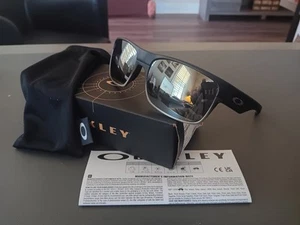Oakley Twoface OO9189-30 Sunglasses Matte Black on Silver Chrome Iridium w/Pouch - Picture 1 of 11
