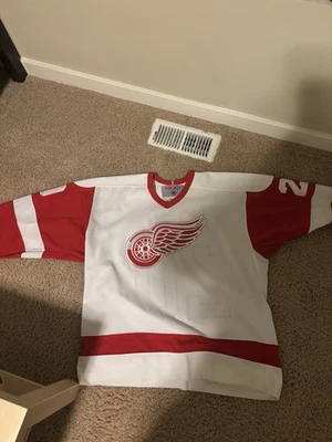 Red Wings Martin Lapointe CCM MiC Jersey-XL - Image 1 of 4
