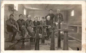 RPPC - Militar - Un grupo de marineros en la Primera Guerra Mundial - c1918 - Imagen 1 de 2