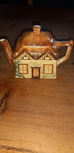 Vintage- Keele Street Pottery Teapot- Cottage ware novelty teapot- Beautiful GC - Picture 1 of 4