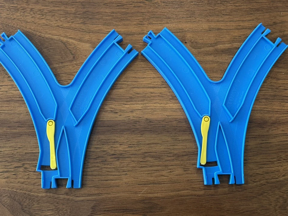 Juego de 2 piezas TOMY Trackmaster AZUL Switch Y TRACK, Thomas & Friends Plarail Foto 1 de 1