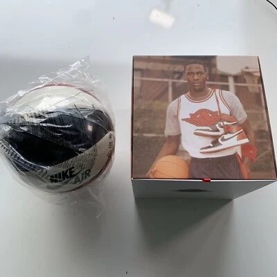 Nuevo Nike Air Jordan Premium Baloncesto Talla 7 Negro/Rojo/Blanco Foto 1 de 4