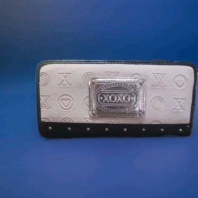 Cartera XOXO blanca y negra Foto 1 de 3