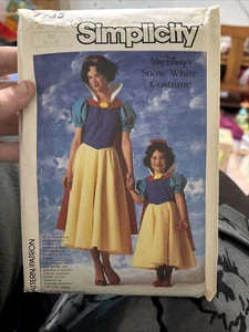 Snow White Costume Pattern Simplicity 7735 Size 10-12 Uncut Walt Disney - Picture 1 of 1