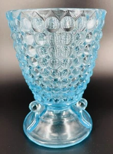 Jarrón antiguo EAPG Adams & Co mil ojos con patas de vidrio azul azucarero - Imagen 1 de 12