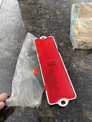 1970 Chevrolet IMPALA универсал задний боковой маркер новый из старых запасов GM 917127 - Изображение 1 из 2