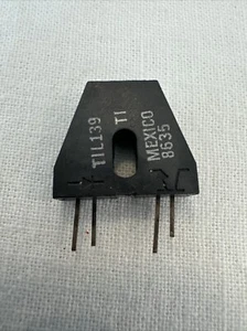 TIL139 ORIGINAL TEXAS INSTRUMENT REFLECTIVE OPTO SWITCH PHOTO TRANSISTOR NOS - Picture 1 of 2
