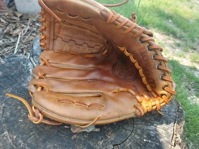 Wilson A2000 XLC LHT  13 Inch USA Please Read - Image 1 of 4