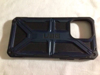 Equipo de armadura urbana para iPhone 15 Foto 1 de 2