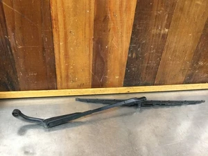 Audi TT • OEM Windshield Wiper Arm. #8N1 955 407 D. Used. KQ456 - Picture 1 of 11
