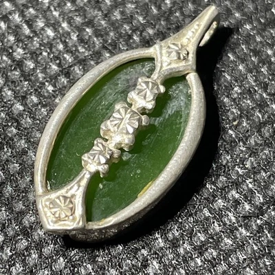 835 Silber Anhänger mit grünen Stein,L. 2.5cm, B. 1.1cm, 2.4g,oval - Bild 1 von 4