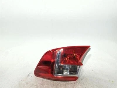 Used Right Tail Light Assembly fits: 2013 Toyota Camry quarter panel mounted Rig Foto 1 de 4