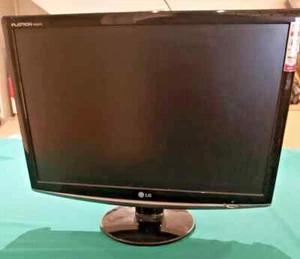 LG FLATRON 22"Class W2252TQ LCD 1680 x 1050 Monitor - Picture 1 of 1
