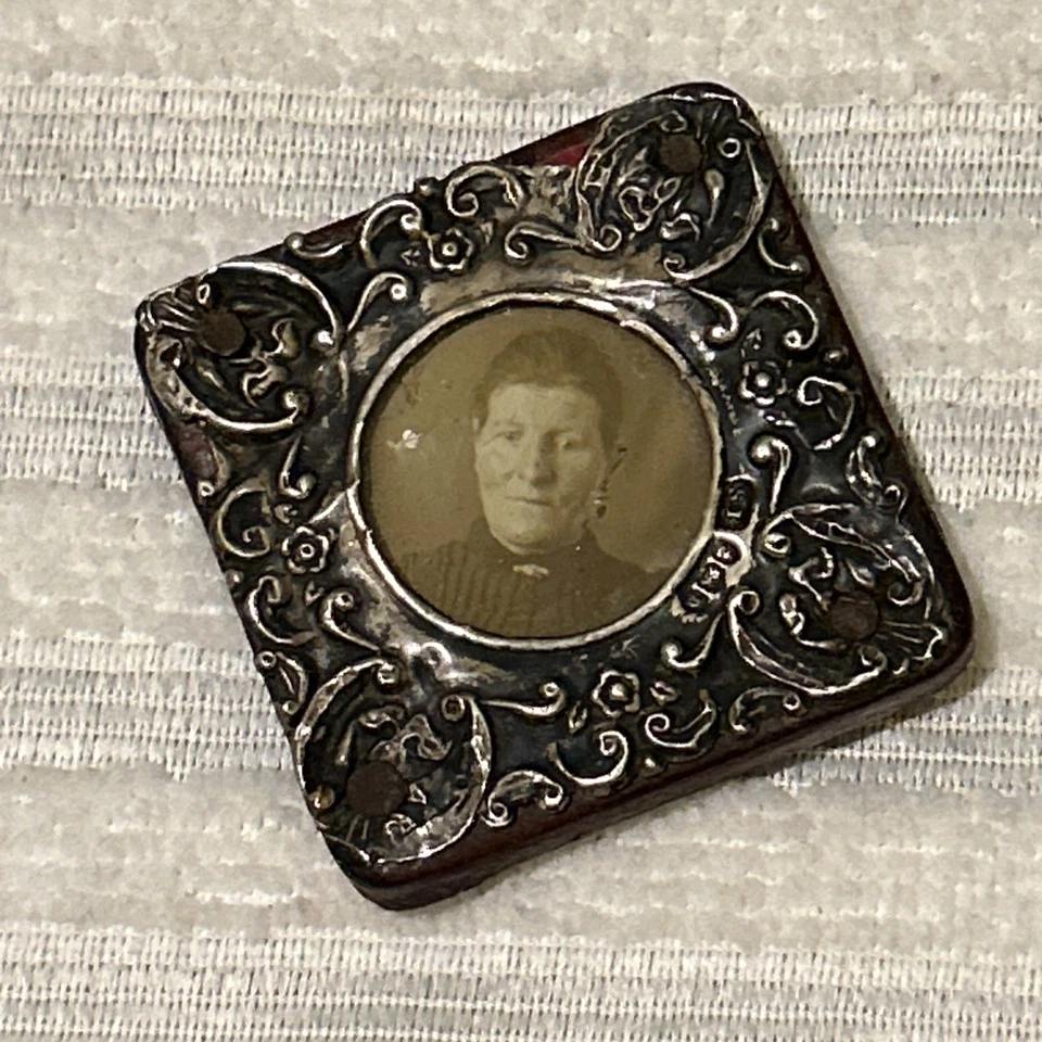 Antique Miniature Repousse Silver Hallmarked Ornate Photo Frame Birmingham 1901  - Image 1 of 4