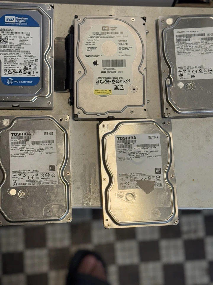 Hard Drives  5pcs - Image 1 of 1