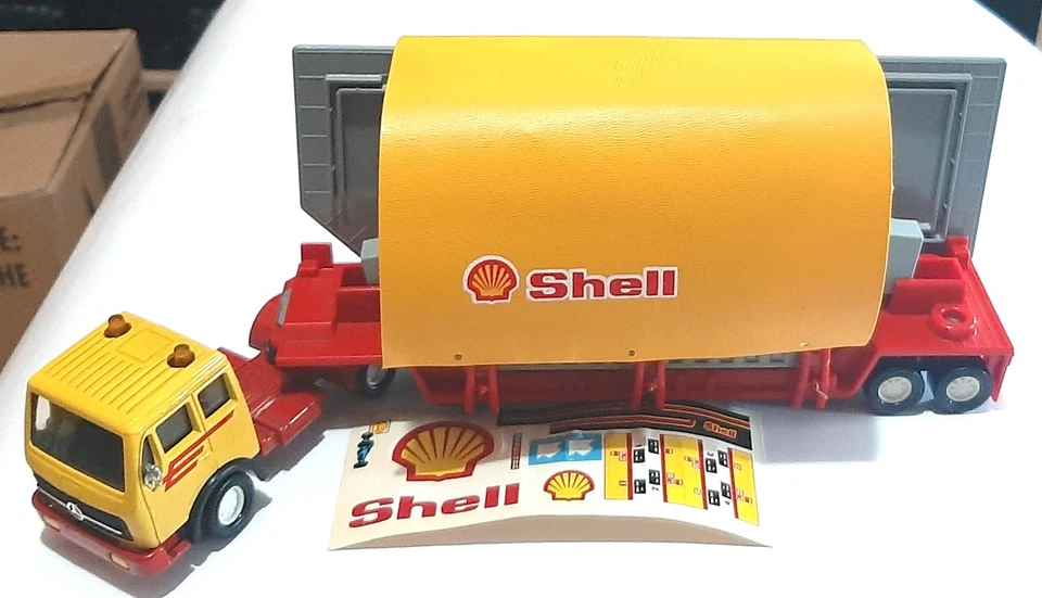 Matchbox Super Kings K-135-K125-9 Mercedes Benz Shell Garage Transporter (1988) - Immagine 1 di 4