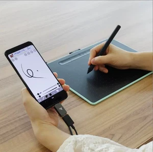 Wacom Intuos Small Wireless Graphics Tablet Black Portable for Teachers, Student - Bild 1 von 3