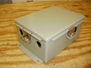 Caja de conexiones de acero gris Hoffman A806CHNF 8""x6"" x 3,5"" puerta con bisagras - Imagen 1 de 11
