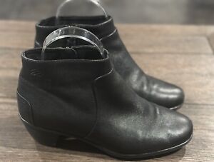 Nurture black leather side zip booties boots, sz 7.5
