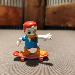 Walt Disney Donald Duck On A Skateboard PVC Figure Applause 1980s - Picture 1 of 9