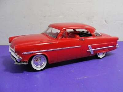 Pro Costruito Lindberg 1953 Ford Victoria Modello Auto 1:24 - Image 1 of 4