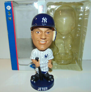 DEREK JETER NEW YORK YANKEES FOREVER PLAYER BOBBLE HEAD KNUCKLE HEADS MLB * NEW