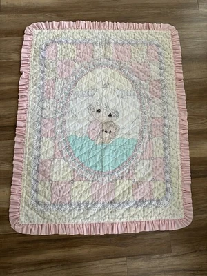 "Manta acolchada rosa vintage Precious Moments bebé cuna años 90 oso niña 36"" x 46""" Foto 1 de 4