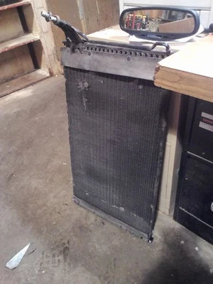 AC Condenser Fits 93-98 LINCOLN MARK SERIES 2958 - Image 1 of 3