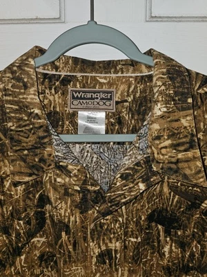 Wrangler Camo Dog Shirt Mens XXL Short Sleeve Button Down Duck Outdoor 18-18 1/2 - Image 1 of 3