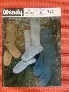 HERREN GESTRICKTE LANGE GERIPPTE & ZOPFMUSTER SOCKEN VINTAGE 70’s STRICKMUSTER 742 - Bild 1 von 2
