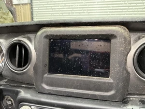 JEEP WRANGLER A/V EQUIPMENT DISPLAY AND RECEIVER 7.0" SCREEN W/ SATELLITE RADIO - Bild 1 von 12